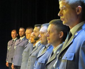 Mianowanie policjantów na wyższe stopnie służbowe w Tucholskim Ośrodku Kultury podczas obchodów Święta Policji w Tucholi.