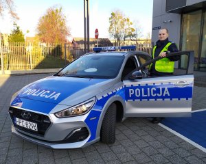 Przekazanie nowego radiowozu Hyundai i30 dla policjantów tucholskiej drogówki.